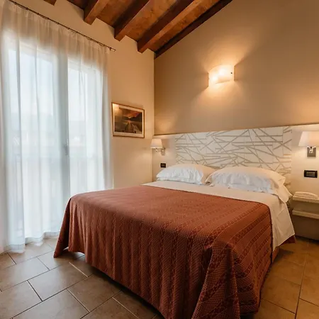 Eden Hotel 3*